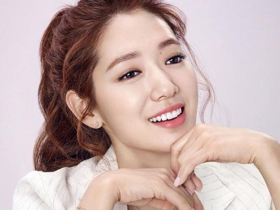 Sao Hàn 11/10: Ngôi sao 'Thợ may hoàng gia' Park Shin Hye bất ngờ quay trở lại màn ảnh nhỏ