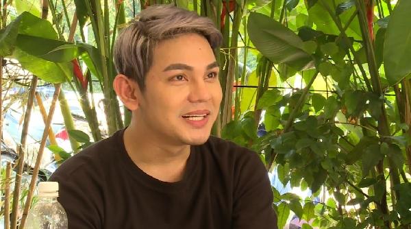 Hoàn cảnh mẹ già đơn côi và ngôi nhà xơ xác của Sơn Ngọc Minh gây sốc làng giải trí-3