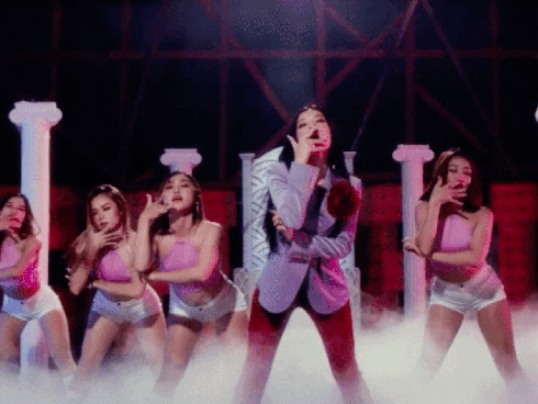 Quizz: Bóc mác loạt hàng hiệu tiền tấn của cô dâu Song Hye Kyo-2