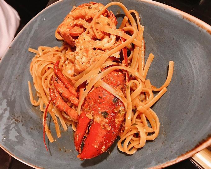 Chuyến đi châu Âu đã mắt đã miệng của cô nàng nấm lùn sexy-13