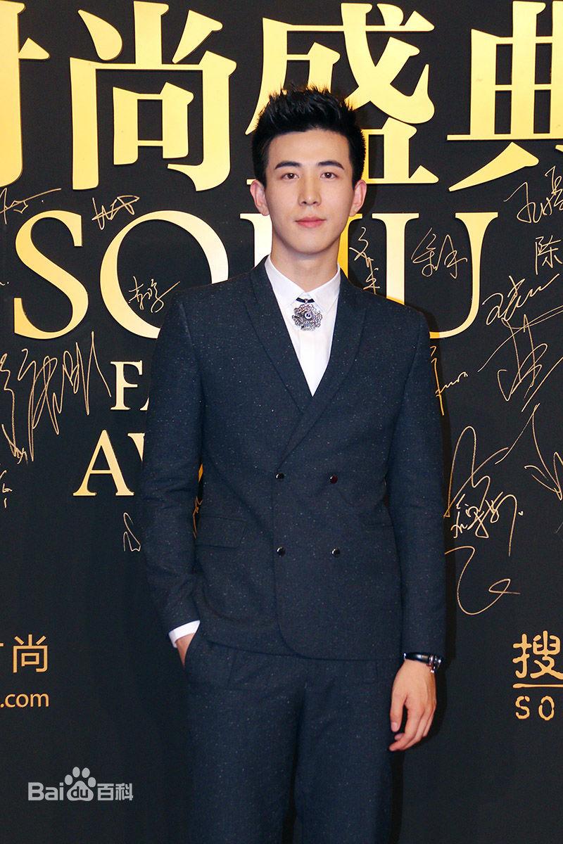 Choáng trước Bao Thanh Thiên đẹp trai, trắng trẻo nhất lịch sử truyền hình Hoa ngữ-10