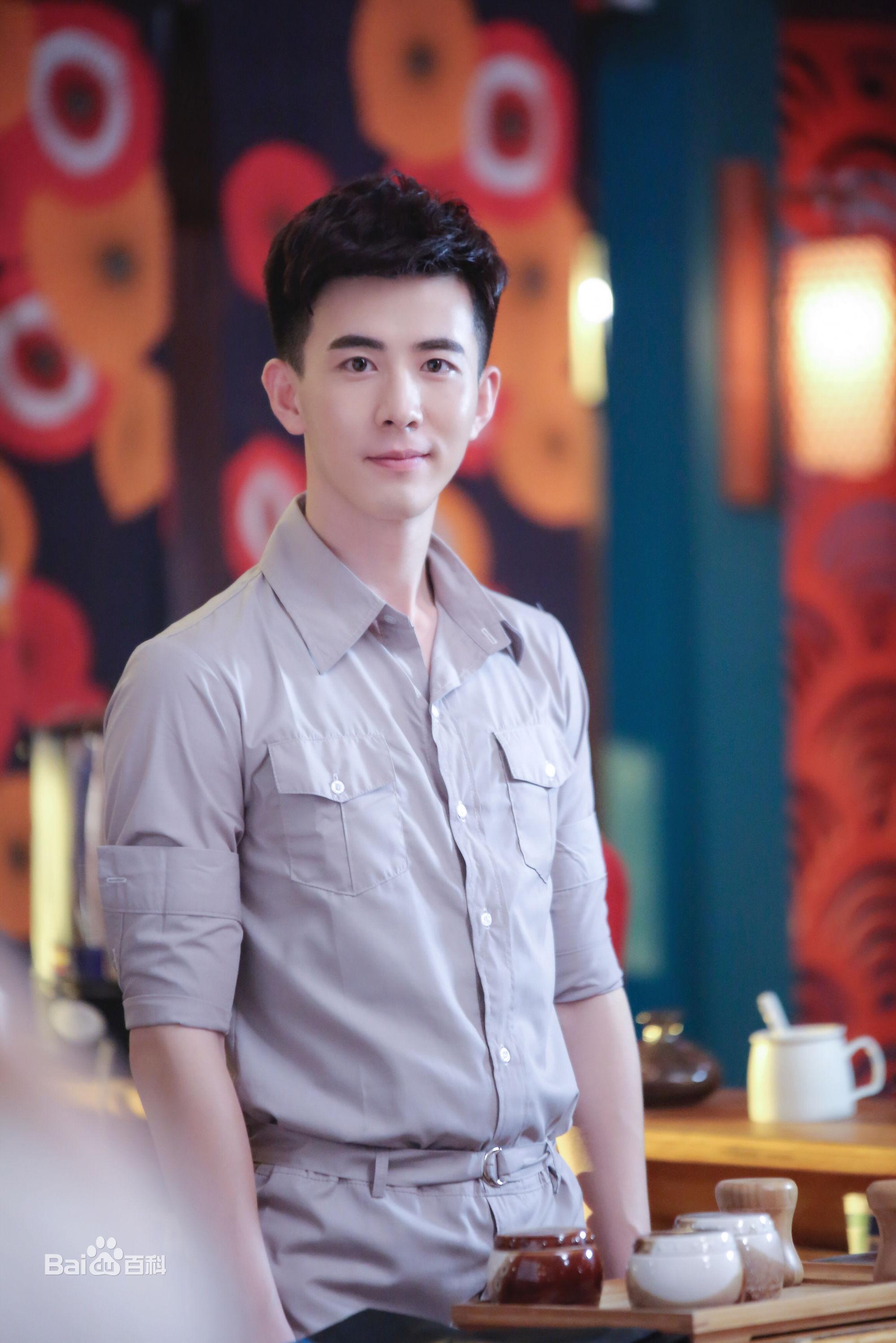 Choáng trước Bao Thanh Thiên đẹp trai, trắng trẻo nhất lịch sử truyền hình Hoa ngữ-11
