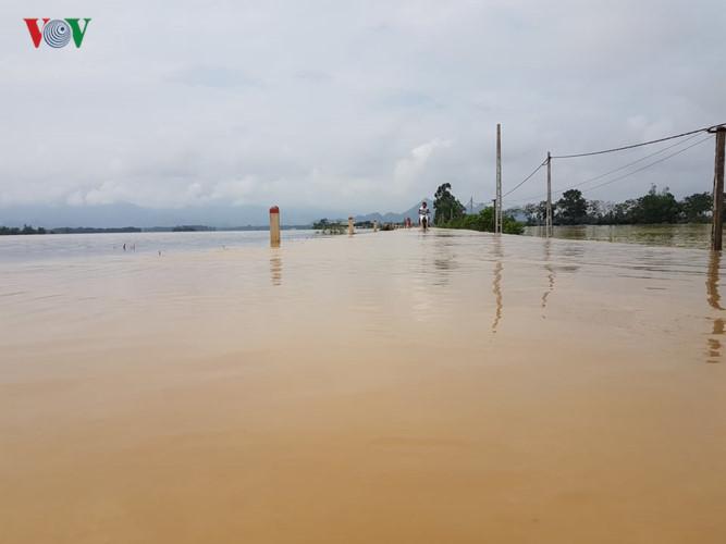 Hà Nội: Vỡ đê ở Chương Mỹ nhấn chìm nhà dân-3