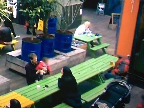 Bất ngờ phát hiện chồng hẹn hò với phụ nữ lạ nhờ xem chương trình truyền hình thực tế