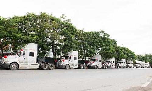 Mang sính lễ đến nhà gái ở Hải Phòng bằng dàn xe đầu kéo 10 tỷ đồng-3