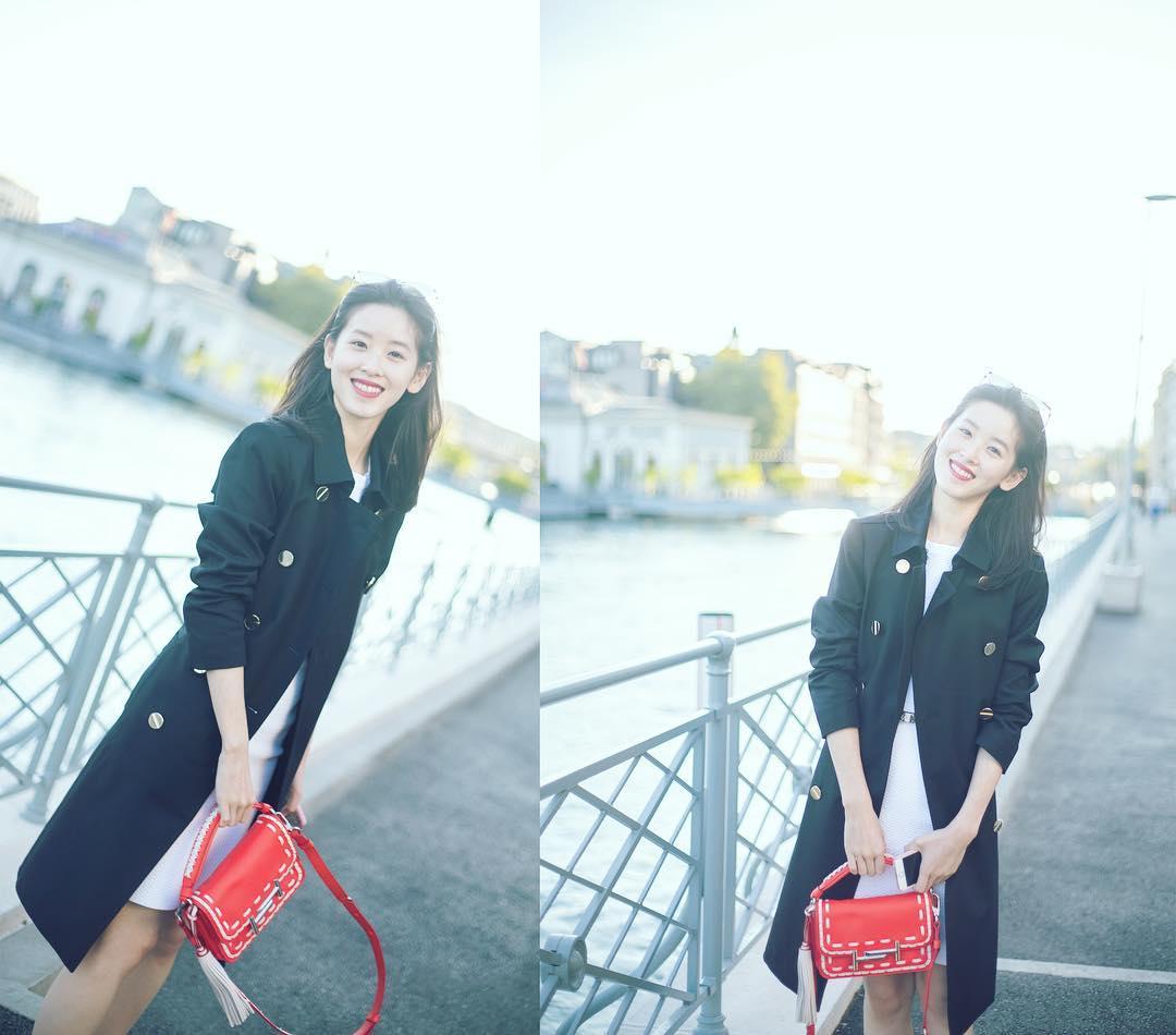 Từ khi lấy chống, hot girl trà sữa Chương Chiết Thiên liên tục diện đồ hiệu, dự sự kiện thời trang danh tiếng-9