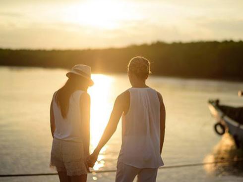 Nếu bạn từng yêu một người rất tệ, hãy mỉm cười cho qua