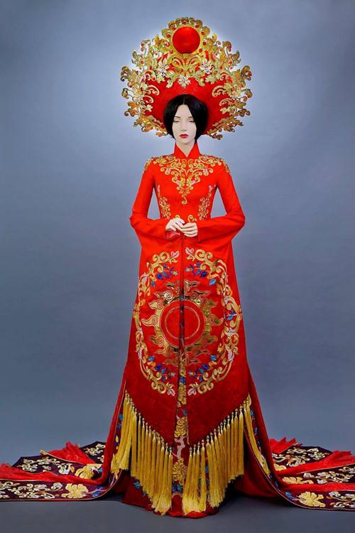 Ba bộ Quốc phục chễm chệ trên sân nhà trong các kỳ thi nhan sắc quốc tế-5