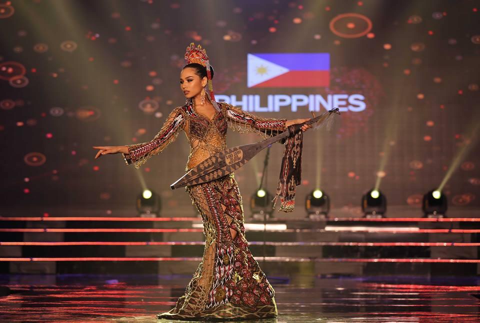 Top 10 trang phục truyền thống đẹp nhất tại đêm trình diễn Quốc phục Miss Grand International 2017-11