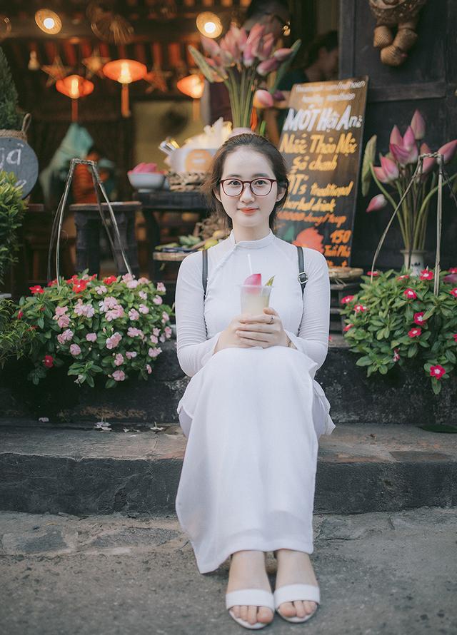 Cô gái 25 tuổi mặt mộc xinh xắn và trẻ trung như nữ sinh cấp 3-7