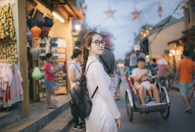 Cô gái 25 tuổi mặt mộc xinh xắn và trẻ trung như nữ sinh cấp 3-9