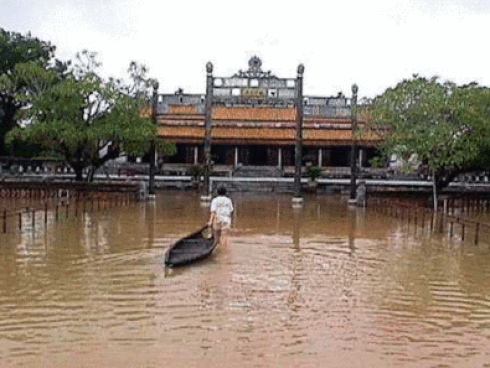 Sẵn sàng sơ tán người khi áp thấp mạnh thành bão ập vào Sài Gòn-4