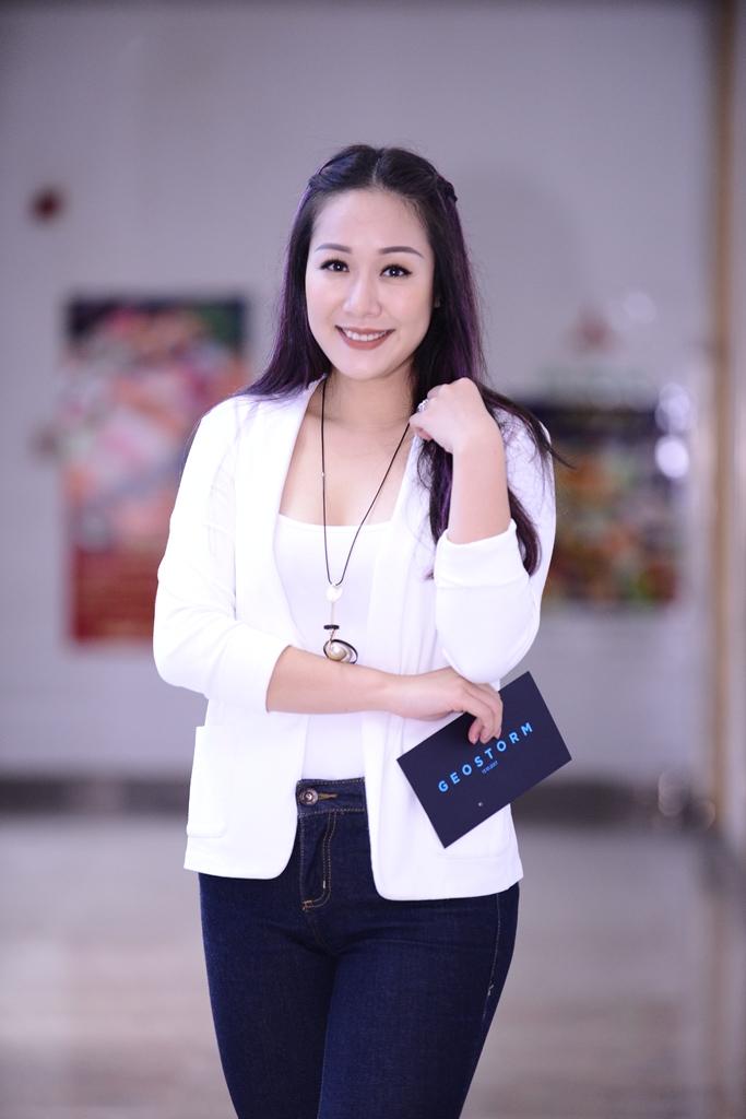 Dàn sao Việt háo hức đi đón Siêu bão địa cầu-3