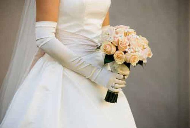 Sốc khi nhận được thiệp cưới của người chỉ biết không quen-1