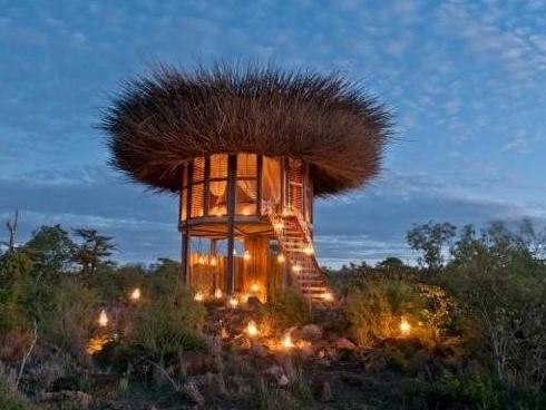 Du khách học cách thoát khỏi cát lún ở đảo thủy triều-1