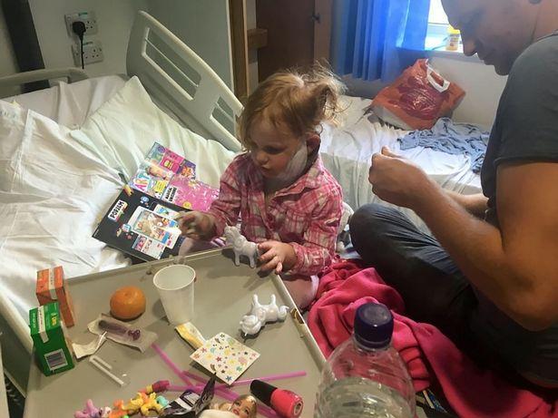 Kinh hoàng bé gái 4 tuổi bị bỏng nặng khi xem pháo hoa trong vườn nhà-4