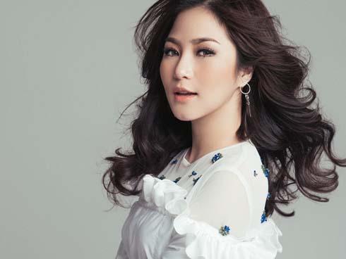 Vướng nghi án đá đểu Chi Pu đi hát, Hương Tràm sáng nhất showbiz Việt tuần qua-8