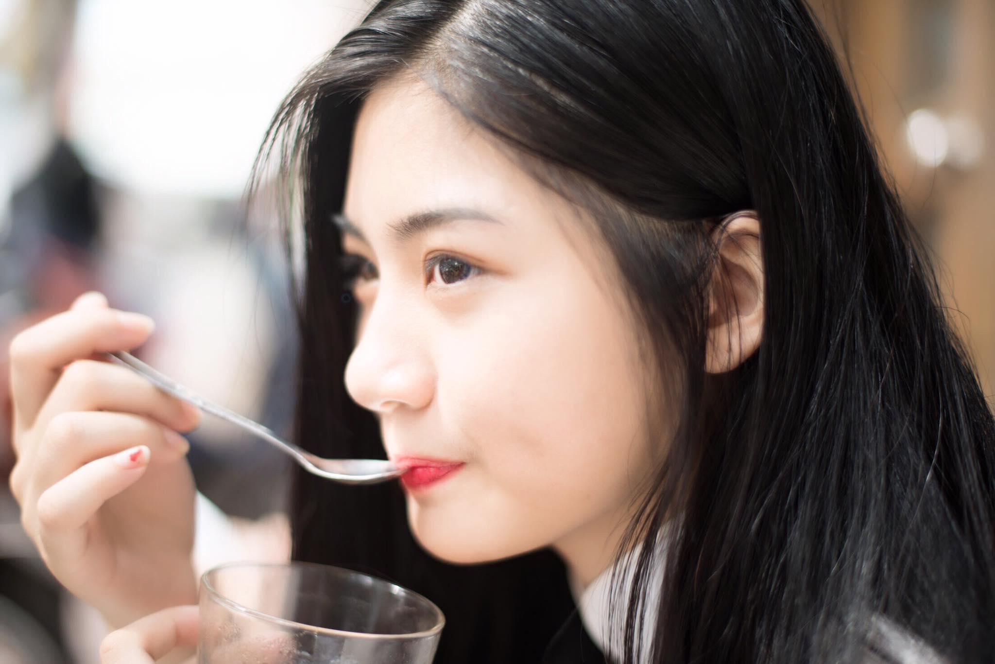 Hot girl áo dài tự tin khoe giọng hát ngọt như mía lùi khi cover hit Duyên phận-5