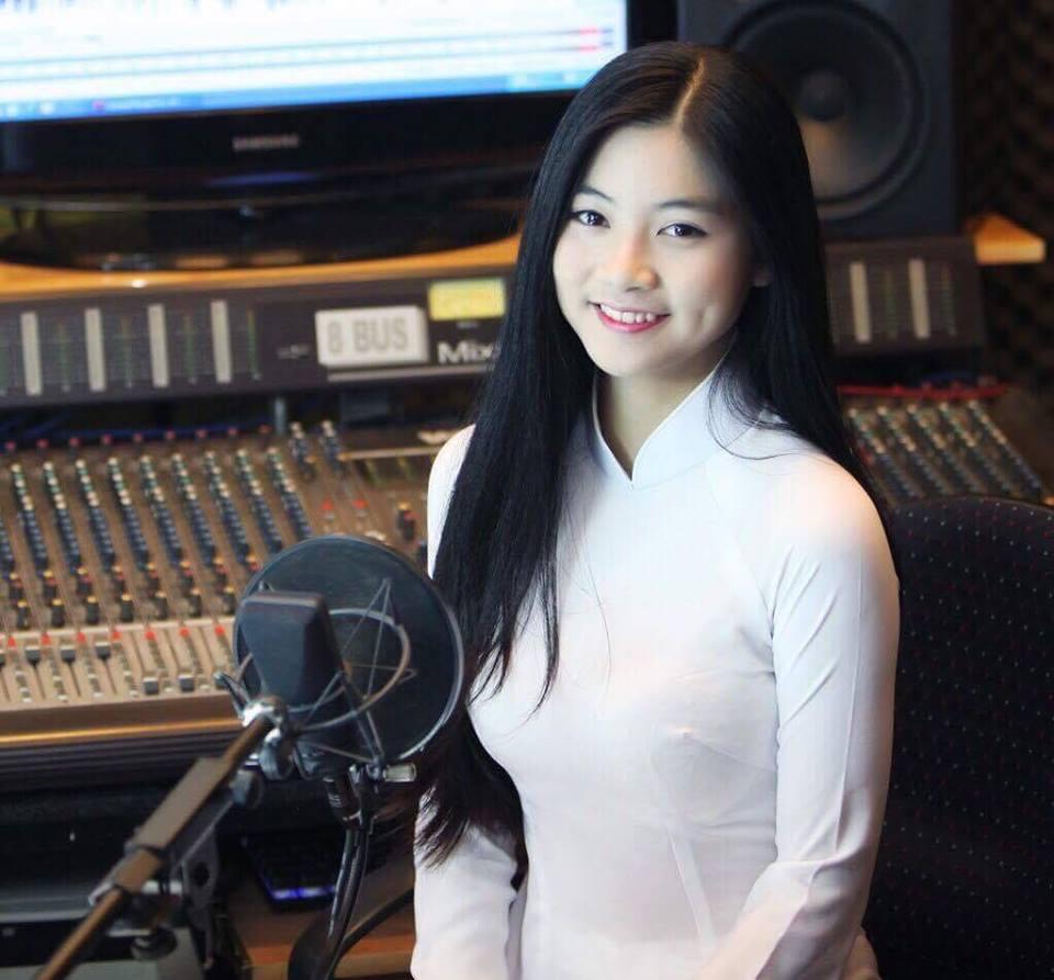 Hot girl áo dài tự tin khoe giọng hát ngọt như mía lùi khi cover hit Duyên phận-7