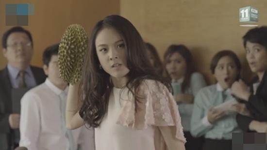 Những màn đánh ghen dã man tàn bạo trong loạt phim đình đám Thái Lan-4