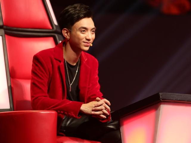 Quên lời nhiều lần, khán giả đặt cho Soobin Hoàng Sơn biệt danh thánh quên lời-2