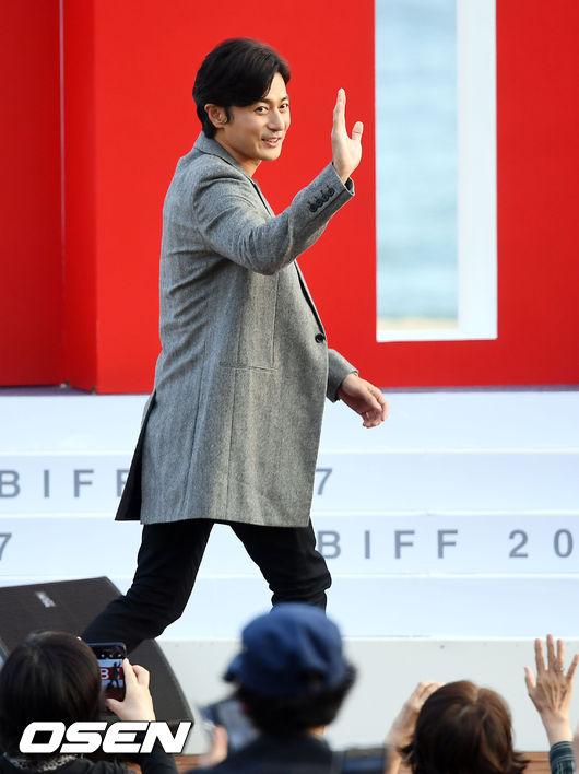 Jang Dong Gun: Tôi chưa thực sự là người chồng, người cha tốt-1