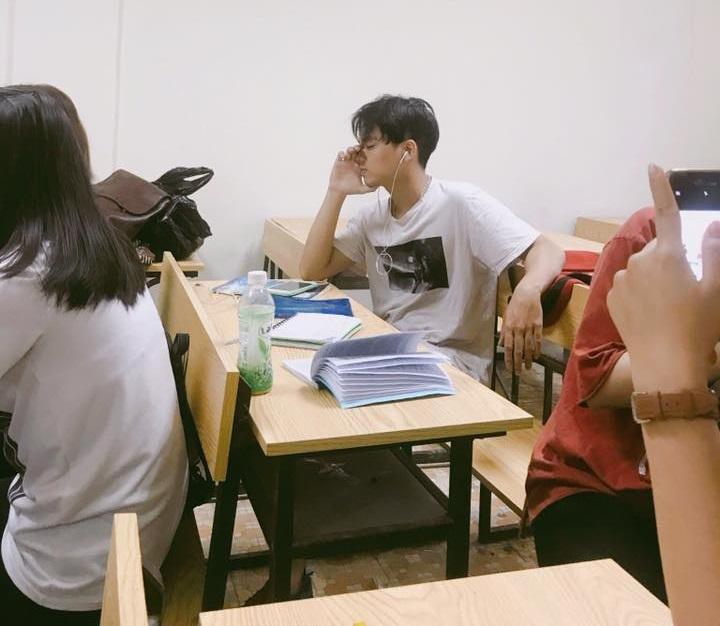 Trào lưu khoe ảnh lớp trưởng: Cực phẩm ở ngay trước mắt, còn tìm xa xôi chi nữa!-1