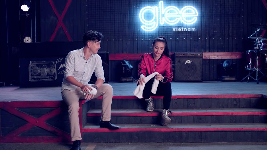 Glee tập 8: Angela Phương Trinh và Rocker Nguyễn bị tạt nước vào mặt-15