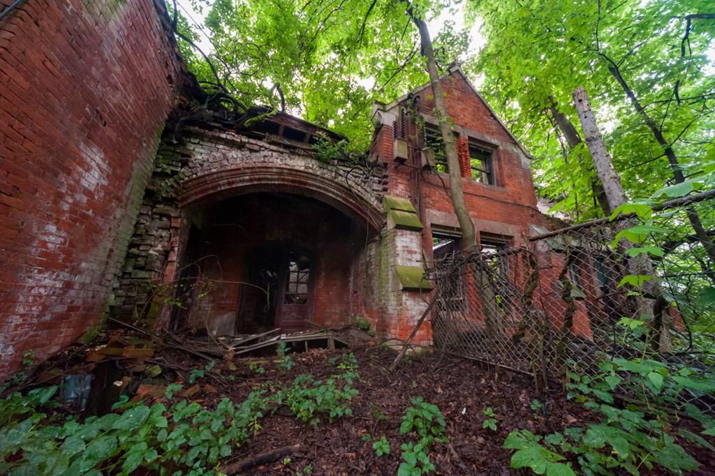 Hòn đảo không ai dám đặt chân tới giữa New York-7