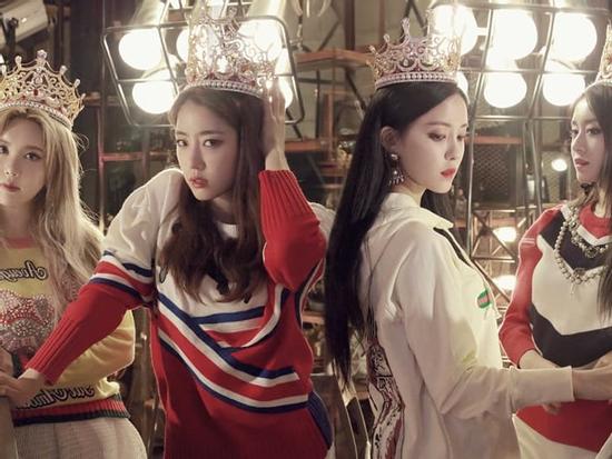 Dù đổ bệnh, T-Ara cũng không hủy show tại Việt Nam như Ariana Grande