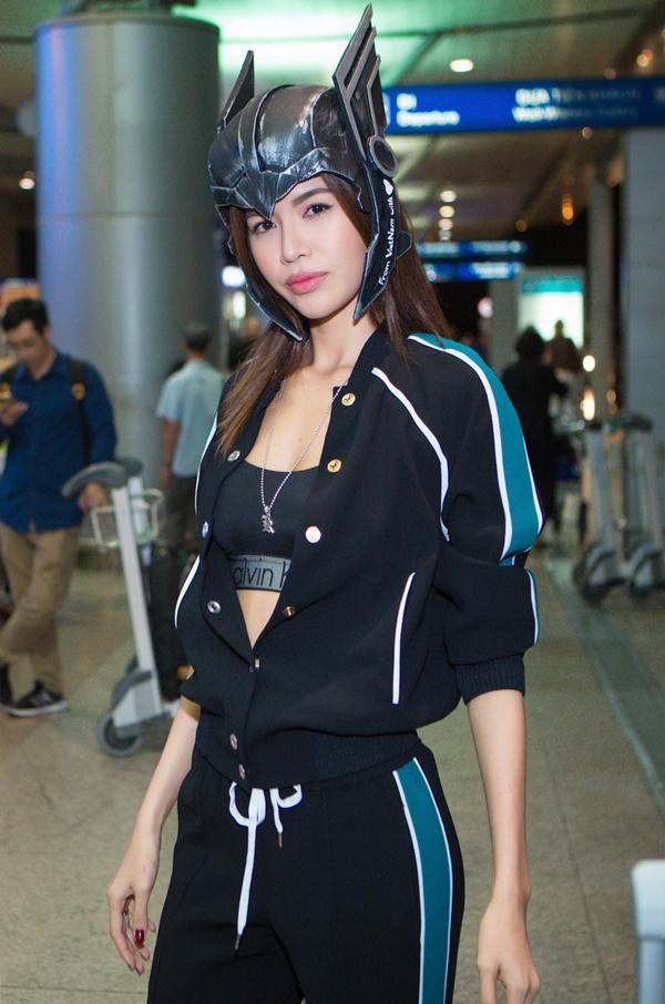 Minh Tú rạng rỡ lên đường qua Úc gặp Thần Sấm Chris Hemsworth-3