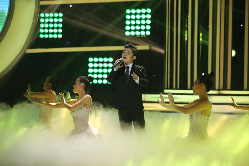 Bản sao nhí của Bằng Kiều khiến BGK kinh ngạc khi hát nhuần nhuyễn nhạc nhẹ và opera-2