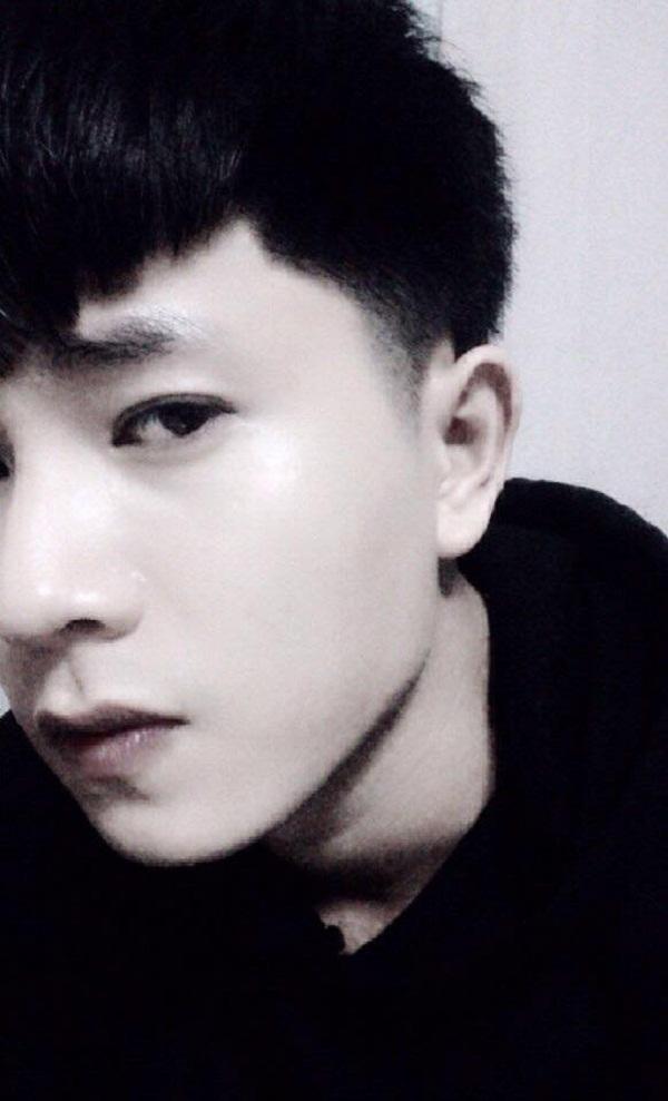 Mỹ nam mặc áo blouse trắng khiến triệu chị em thổn thức đòi xin bằng được link Facebook-4