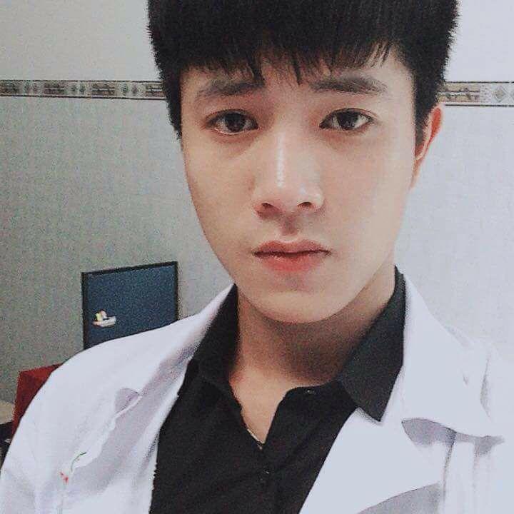 Mỹ nam mặc áo blouse trắng khiến triệu chị em thổn thức đòi xin bằng được link Facebook-1