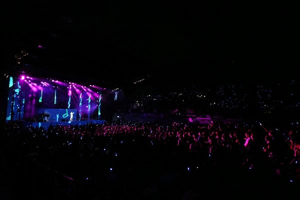 Hoài Lâm giả fan cuồng, Phillip Nguyễn nhảy sung hết nấc trong birthday concert Vũ Cát Tường-1