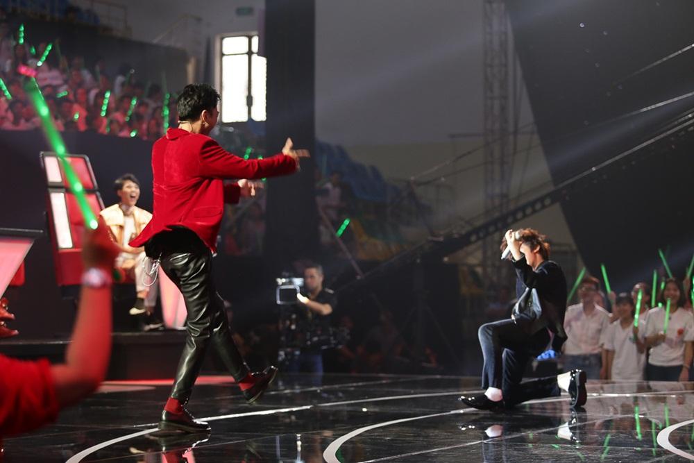 Thí sinh nhí cover hit khủng của Hương Tràm khiến khán giả rơi nước mắt-3