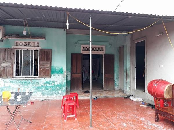 Hai đứa trẻ mồ côi mẹ ngơ ngác trong ngày đội tang cha-3