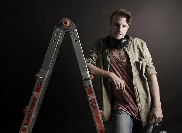 Dân mạng lầy đến nỗi gửi tin nhắn cho diễn viên Tây trong MV của Mỹ Tâm hỏi: Sao anh bắn chị em?-6