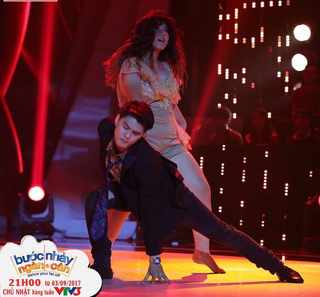 Bước nhảy ngàn cân: Chàng trai 130 kg khiến ba giám khảo chào thua với màn giảm cân thần tốc-6