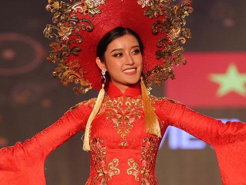 Nhờ hơn 2 triệu lượt chia sẻ, áo dài của Huyền My lọt Top 25 quốc phục đẹp nhất Miss Grand International 2017