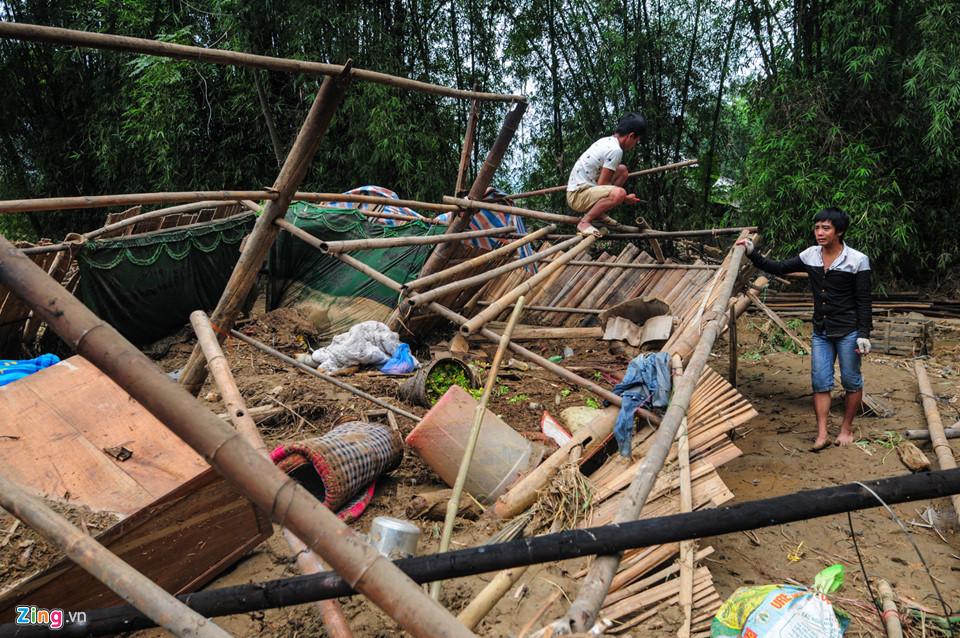 Cảnh xác xơ, tang tóc sau cơn lũ quét lịch sử ở Yên Bái-10
