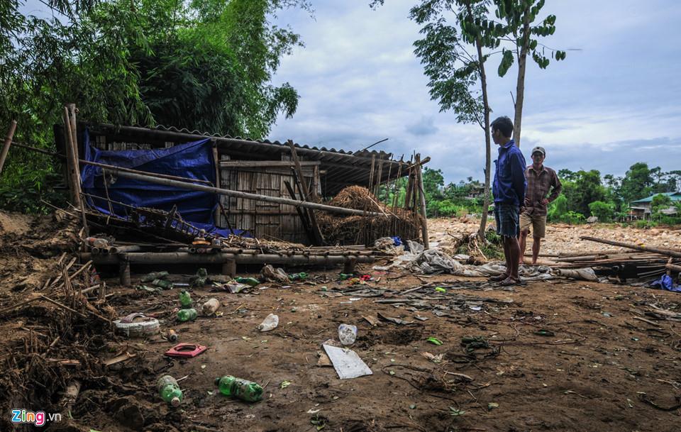 Cảnh xác xơ, tang tóc sau cơn lũ quét lịch sử ở Yên Bái-7