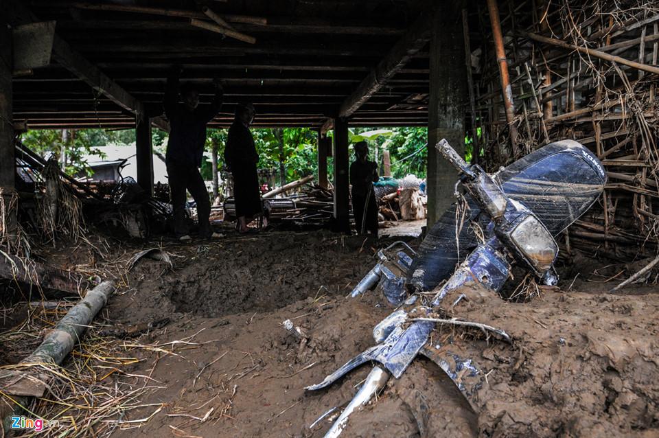 Cảnh xác xơ, tang tóc sau cơn lũ quét lịch sử ở Yên Bái-12