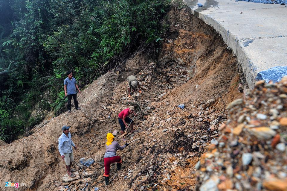Cảnh xác xơ, tang tóc sau cơn lũ quét lịch sử ở Yên Bái-16