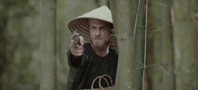 Chàng Tây được săn lùng sau khi xuất hiện 3 giây trong MV của Mỹ Tâm-1