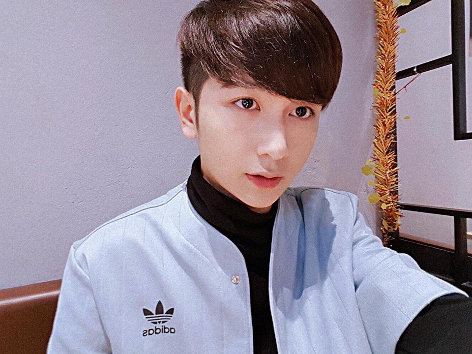 Thêm một anh chàng đẹp chói chang bất chấp cả ảnh thẻ!-8