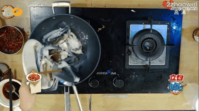 Triệu Vy nấu Cua vị cay khiến Huỳnh Hiểu Minh thèm chảy nước miếng-2