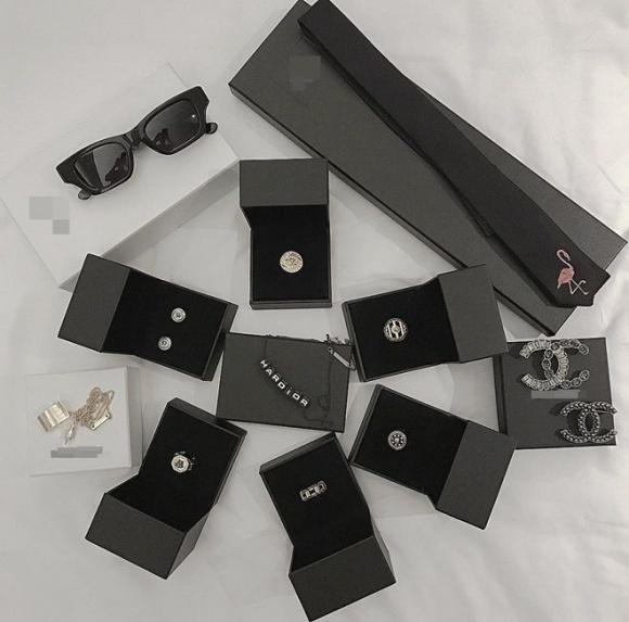 Sơn Tùng M-TP mạnh tay chi gần 200 triệu cho bộ sưu tập phụ kiện sang chảnh-1