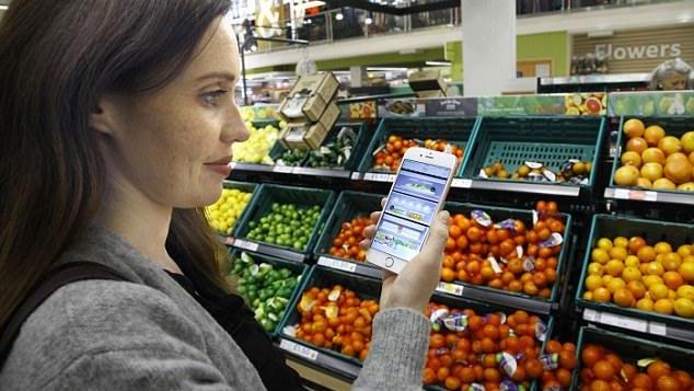 Ra mắt tủ lạnh biết selfie, giá hơn 5.000 USD-2