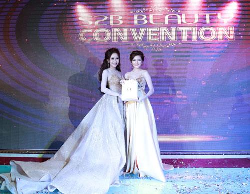 Lilly Luta đẹp rạng ngời dự sự kiện S2B convention-5